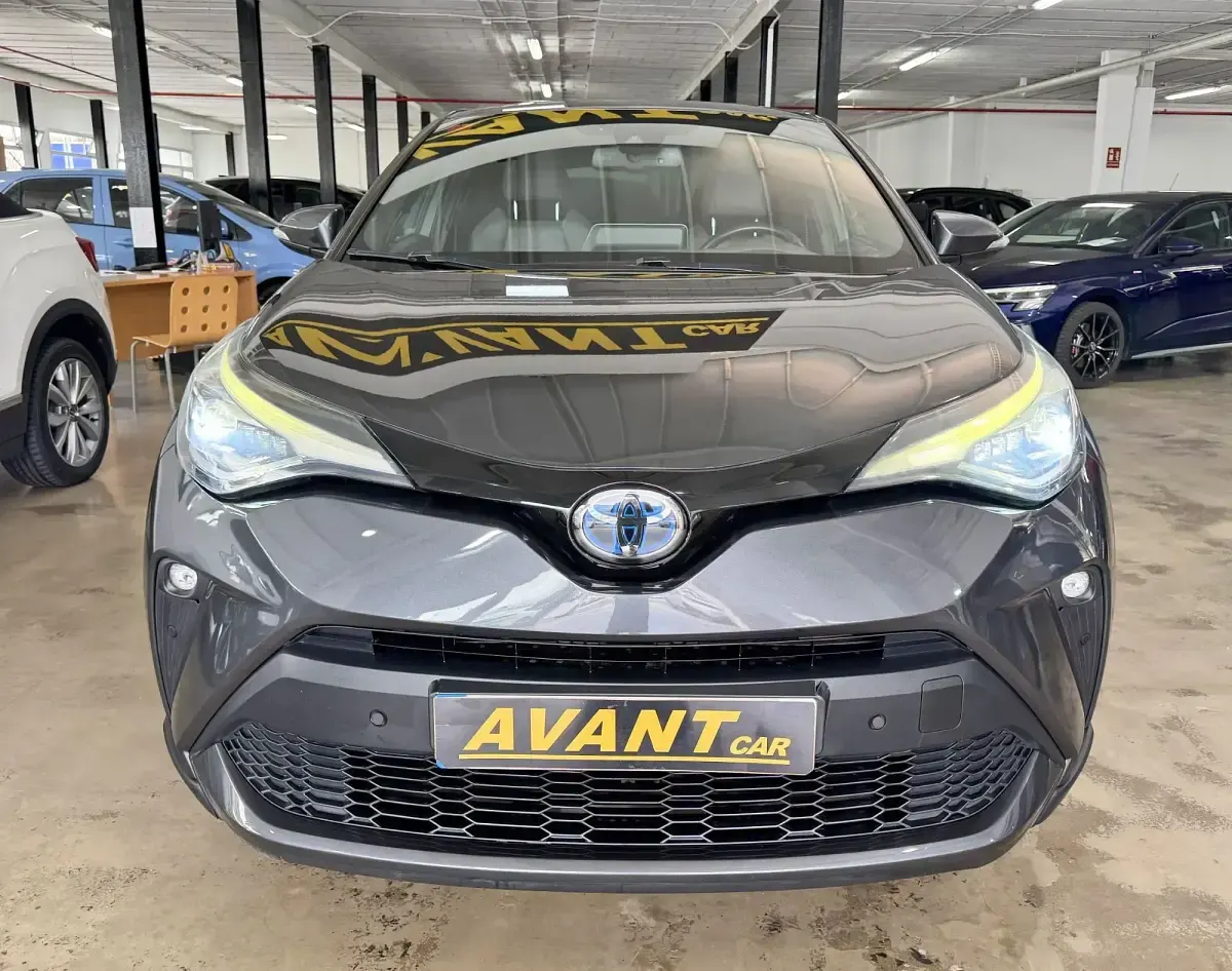 Usado Toyota C-HR Advance 122 CV (89 kW) 2020 Gris SUV