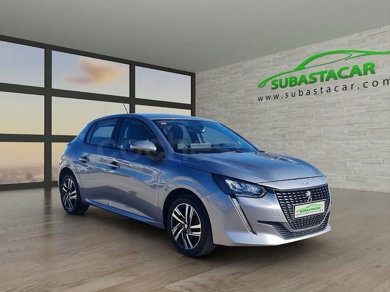 Usado Peugeot 208 Allure 100 CV (73 kW) 2021 Gris / plata Utilitario