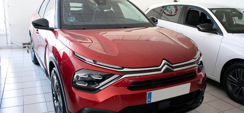 Pintura rojo elixir Usado 2022 Citroën C4 Feel Berlina | 16.220 € (Precio justo) - Imagen 1/4
