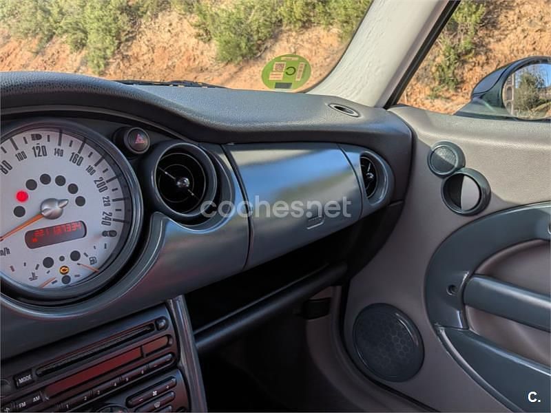 Usado Mini Cooper 115 CV (84 kW) 2002 Rojo Utilitario