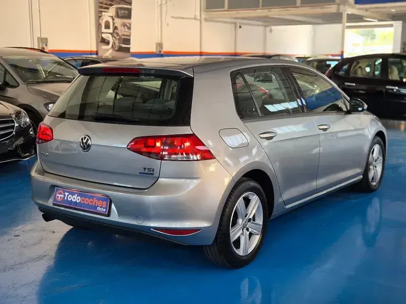 Usado VW Golf VII Sportline 122 CV (89 kW) 2013 Gris / plata Berlina