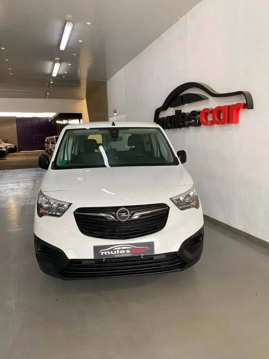 Usado Opel Combo Life Edition 102 CV (75 kW) 2021 Blanco Monovolumen