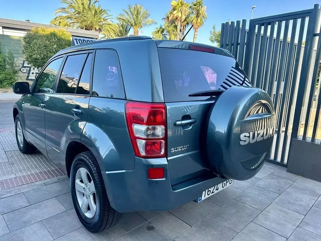 Usado Suzuki Grand Vitara 129 CV (94 kW) 2009 Gris SUV