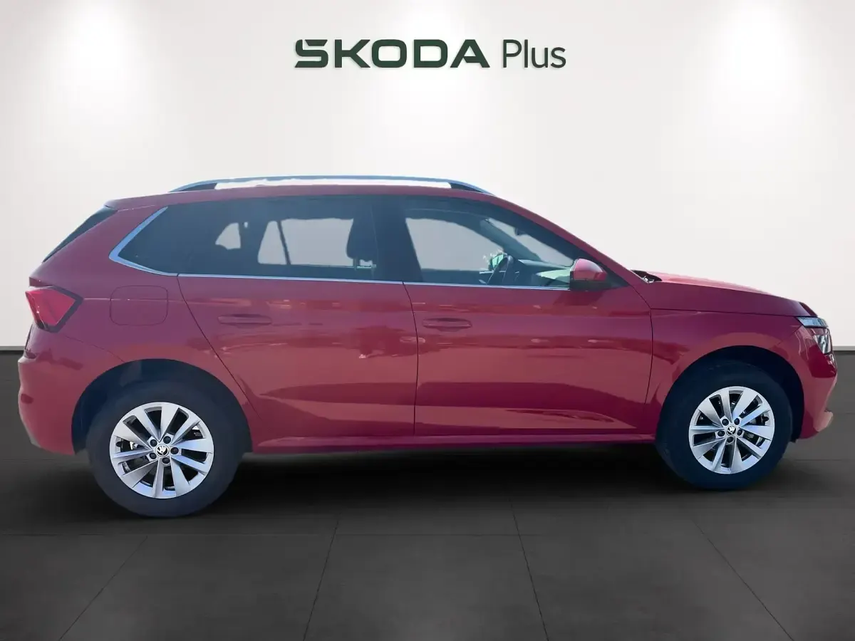 Usado Skoda Kamiq Selection 115 CV (84 kW) 2024 Rojo SUV