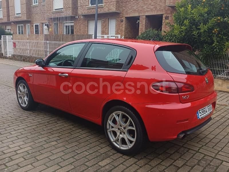 Usado Alfa Romeo 147 120 CV (88 kW) 2008 Rojo Utilitario