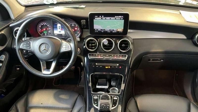 Usado Mercedes GLC220 170 CV (125 kW) 2018 Gris Coupe