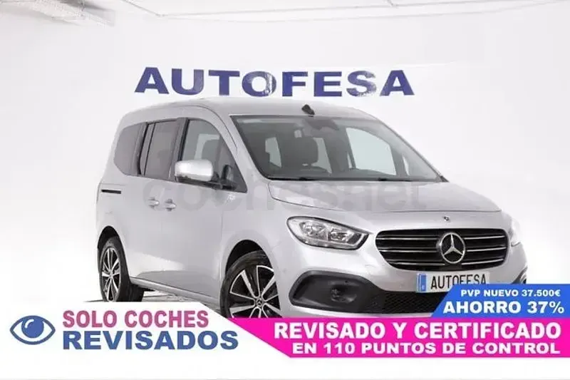 Usado Mercedes T180 116 CV (85 kW) 2023 Gris / plata Monovolumen