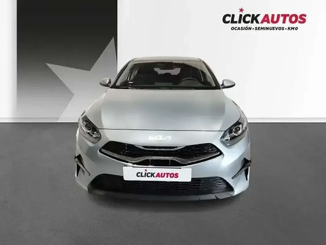 Usado Kia Ceed 101 CV (74 kW) 2025 Plateado Utilitario