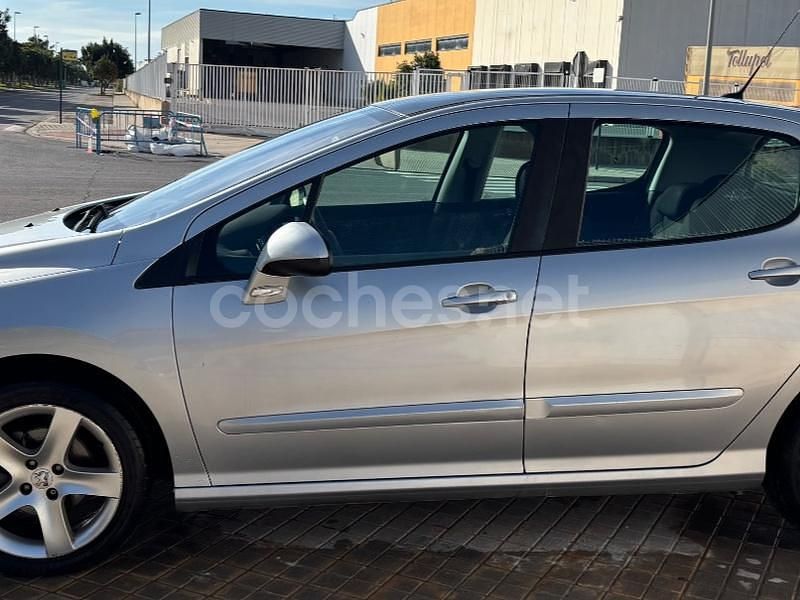 Usado Peugeot 308 Premium 150 CV (110 kW) 2008 Gris / plata Berlina
