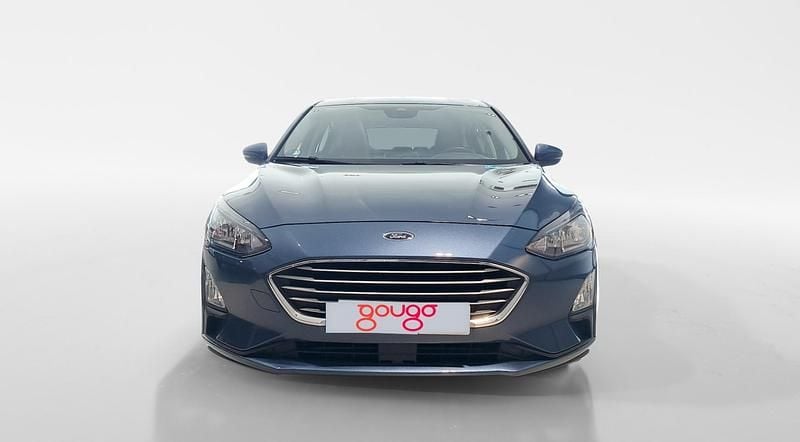 Usado Ford Focus Trend 125 CV (91 kW) 2019 Gris / plata Berlina