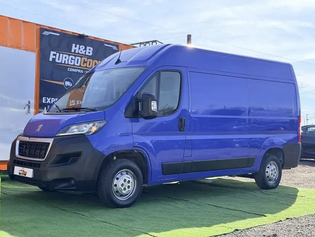 Usado Peugeot Boxer S 140 CV (102 kW) 2021 Azul Van