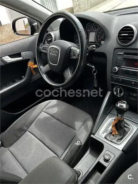 Usado Audi A3 Attraction 105 CV (77 kW) 2011 Negro Utilitario