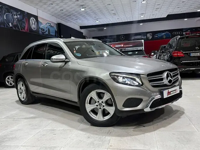 Usado Mercedes GLC220 194 CV (142 kW) 2019 Gris / plata SUV