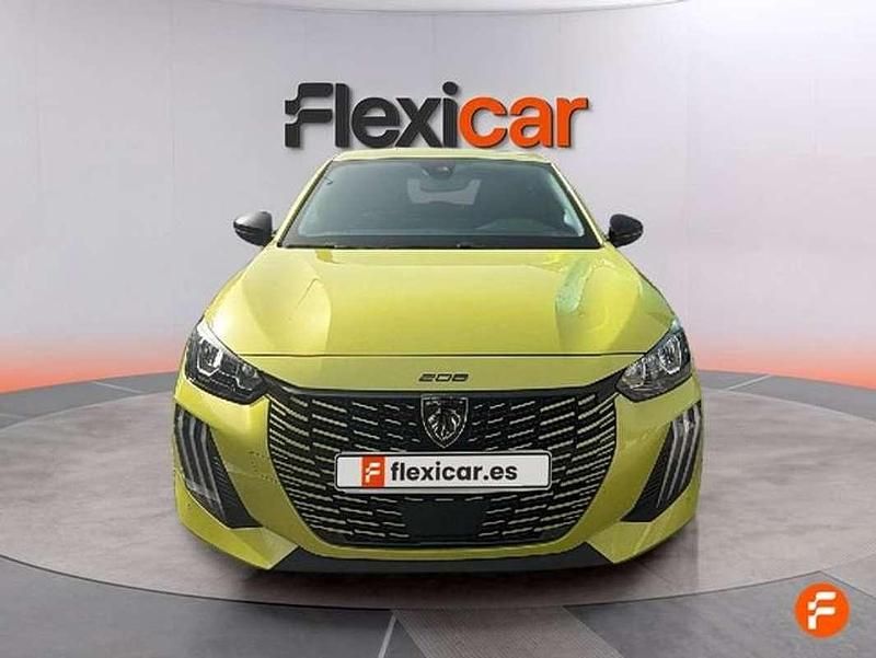 Usado Peugeot 208 Allure 110 CV (80 kW) 2025 Amarillo Utilitario