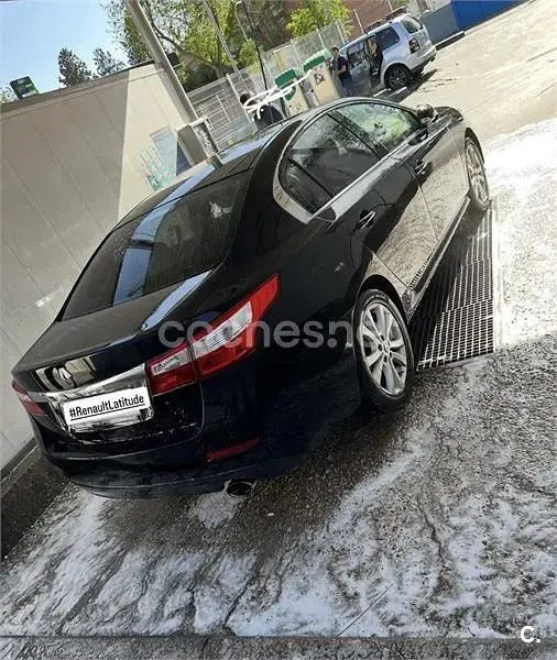 Usado Renault Latitude Privilege 175 CV (128 kW) 2011 Negro Berlina