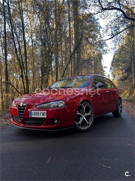 Rojo Usado 2007 Alfa Romeo 147 Utilitario | 7000 € - Imagen 1/4