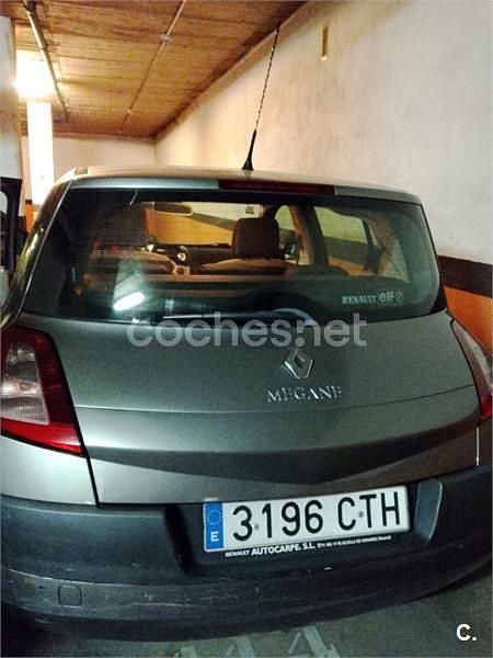 Gris / plata Usado 2003 Renault Mégane II Dynamique Berlina | 1700 € (Buen precio) - Imagen 1/4