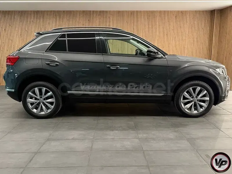 Usado VW T-Roc Advance 150 CV (110 kW) 2019 Gris / plata SUV