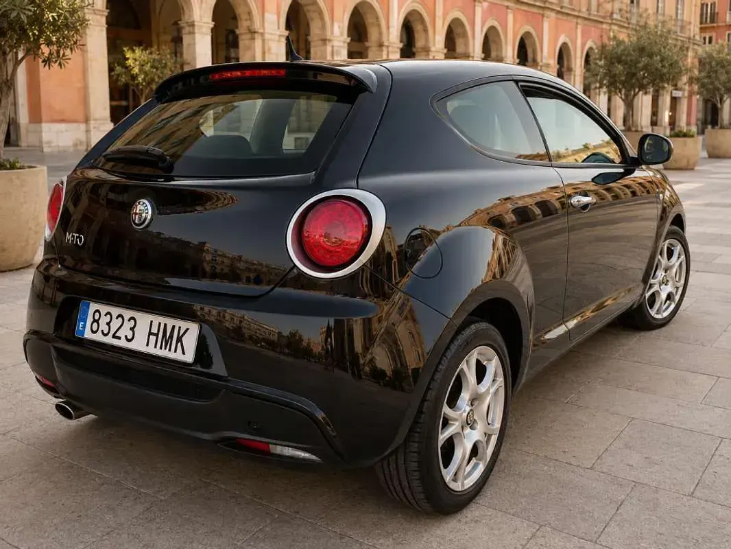 Usado Alfa Romeo MiTo Distinctive 95 CV (69 kW) 2012 Negro Utilitario