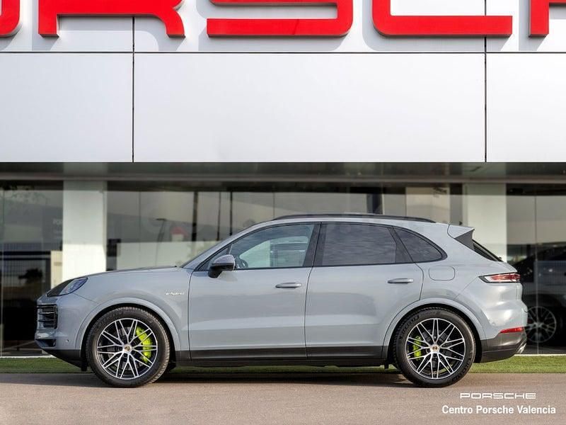 Usado Porsche Cayenne S E-Hybrid 519 CV (381 kW) 2024 Gris / plata SUV