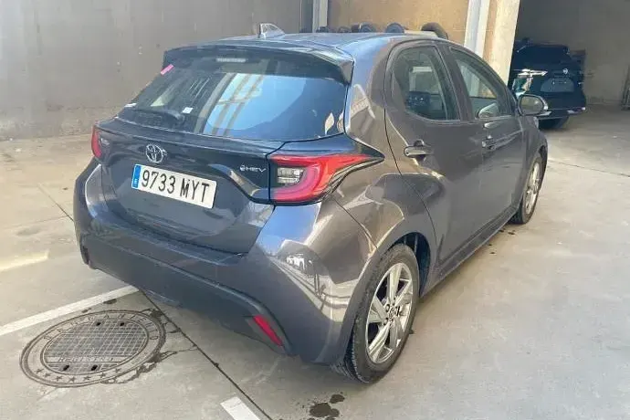 Usado Toyota Yaris Active 116 CV (85 kW) 2025 Utilitario