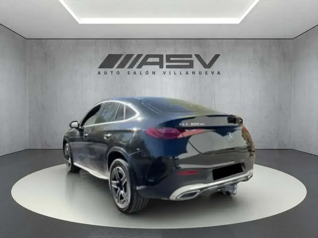 Usado Mercedes GLC300e 333 CV (244 kW) 2024 Negro SUV