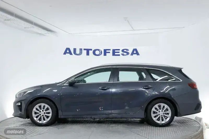 Usado Kia Ceed Sportswagon 120 CV (88 kW) 2019 Gris Familiar