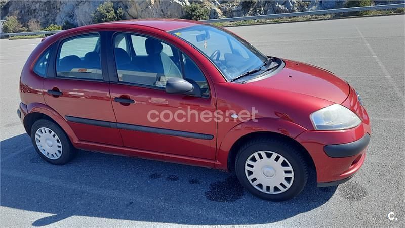 Usado Citroën C3 70 CV (51 kW) 2004 Rojo Berlina