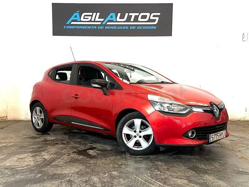 Usado Renault Clio IV Dynamique 90 CV (66 kW) 2014 Granate Berlina