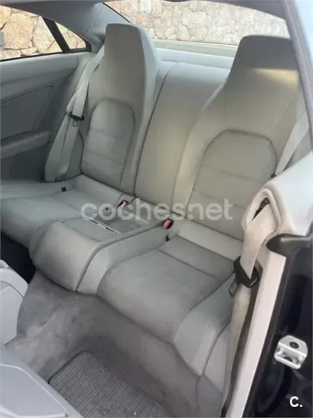 Usado Mercedes E220 170 CV (125 kW) 2011 Verde Coupe