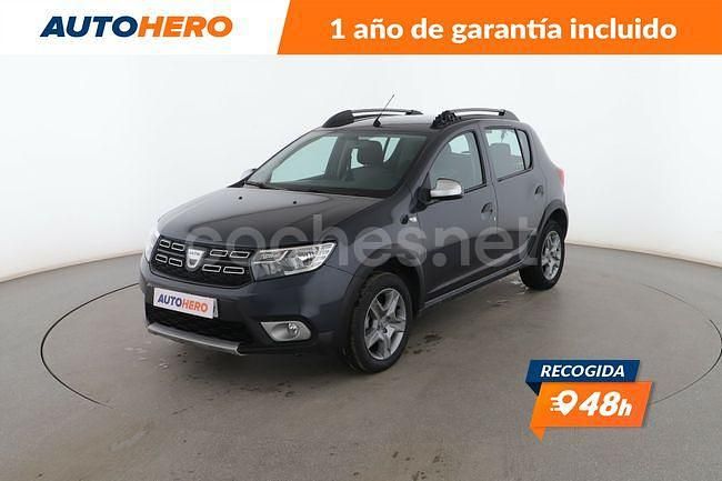 Usado Dacia Sandero Essentiel 95 CV (69 kW) 2020 Gris Utilitario