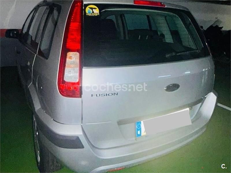 Usado Ford Fusion Ambiente 80 CV (58 kW) 2011 Gris / plata Utilitario