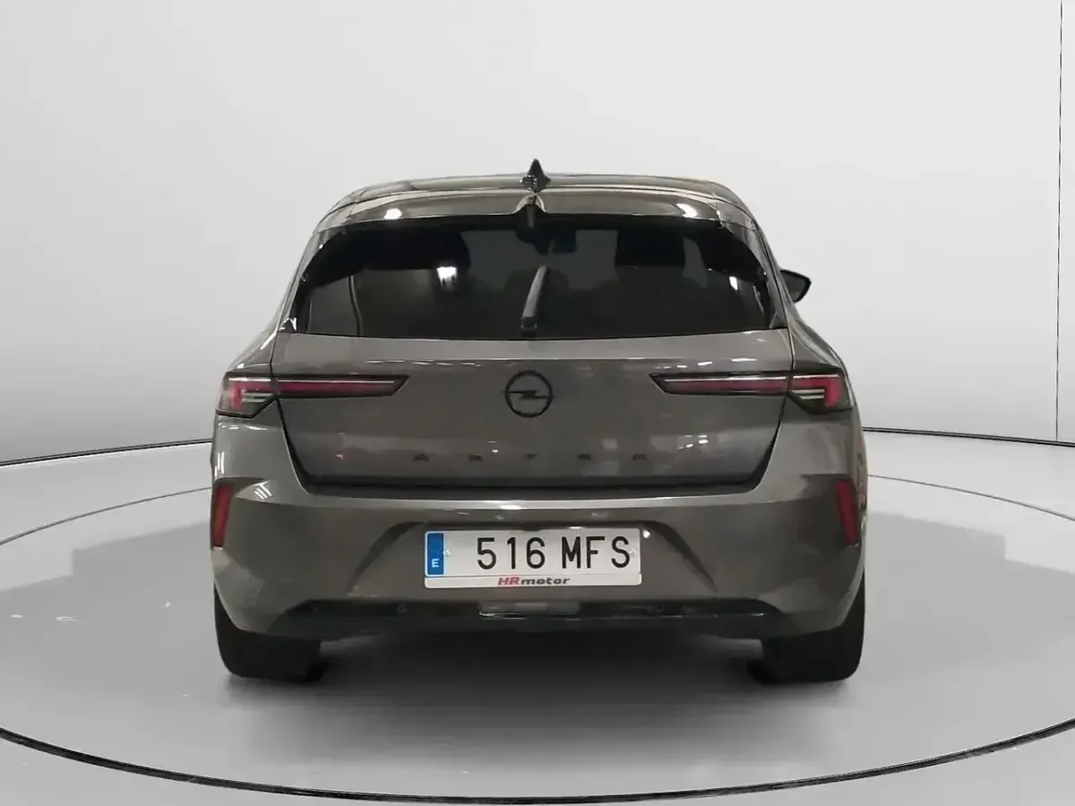 Usado Opel Astra GS Line 130 CV (95 kW) 2023 Gris Berlina
