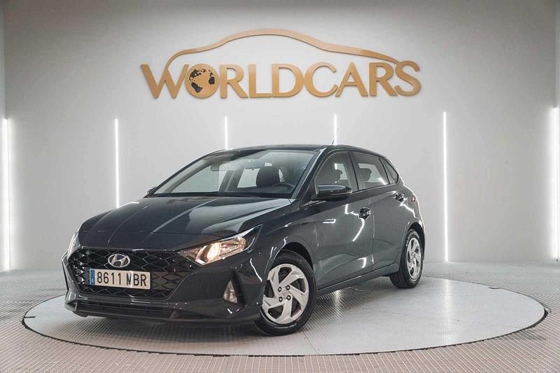 Usado Hyundai i20 100 CV (73 kW) 2022 Gris Berlina