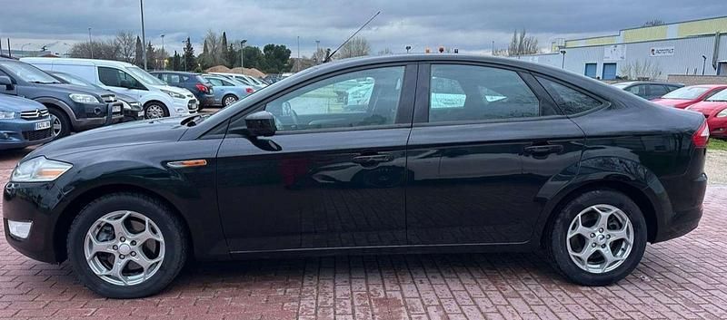 Usado Ford Mondeo Trend 140 CV (102 kW) 2008 Negro Berlina