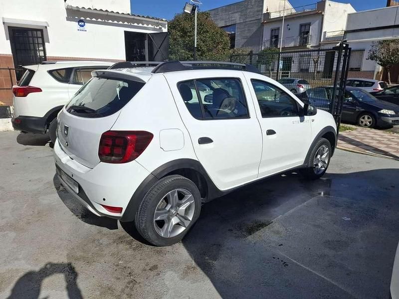 Usado Dacia Sandero Essentiel 90 CV (66 kW) 2018 Blanco Utilitario