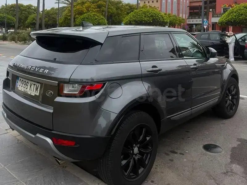 Usado Land Rover Range Rover evoque S 150 CV (110 kW) 2019 Gris / plata SUV