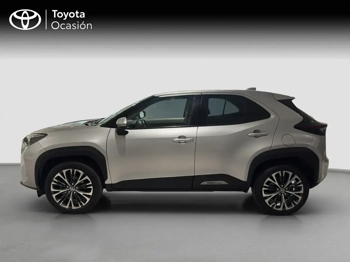 Używany Toyota Yaris Cross Style 116 KM (85 kW) 2022 Szary SUV