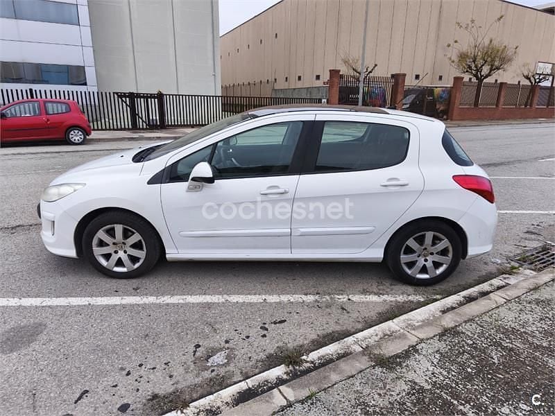 Usado Peugeot 308 Sport 98 CV (72 kW) 2010 Blanco Berlina