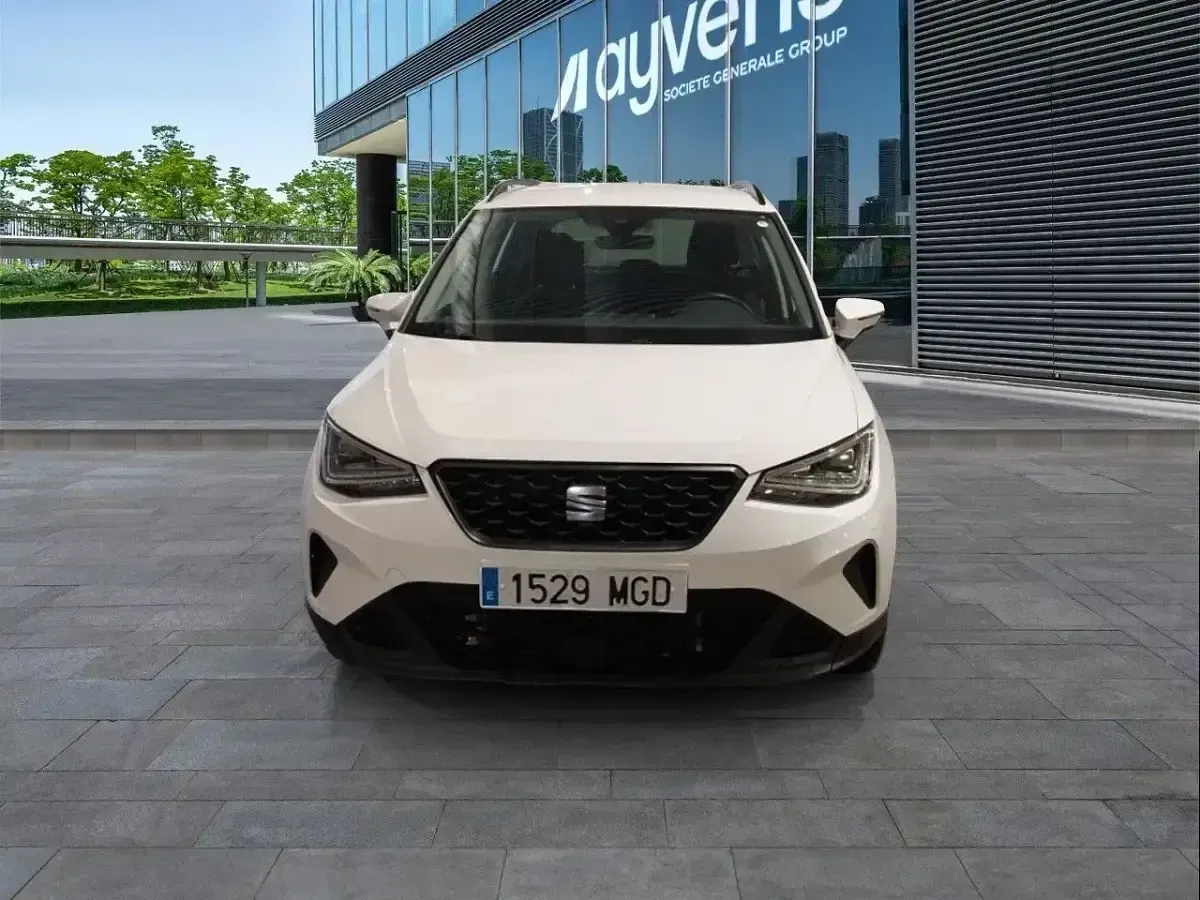 Usado Seat Arona Style 110 CV (80 kW) 2023 Blanco SUV