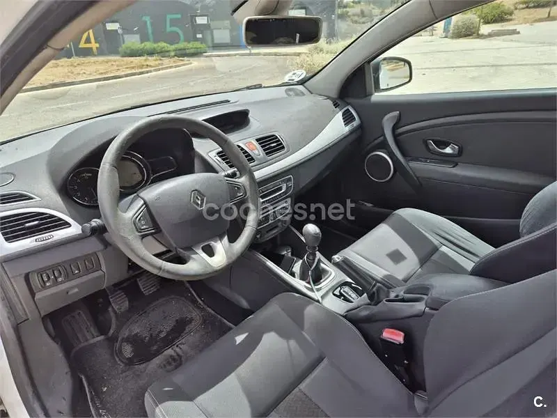 Usado Renault Mégane III Dynamique 105 CV (77 kW) 2010 Blanco Berlina