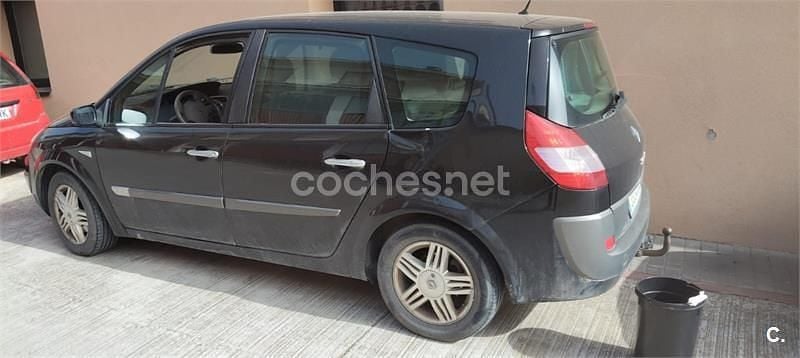 Usado Renault Grand Scénic II Dynamique 120 CV (88 kW) 2005 Negro Monovolumen