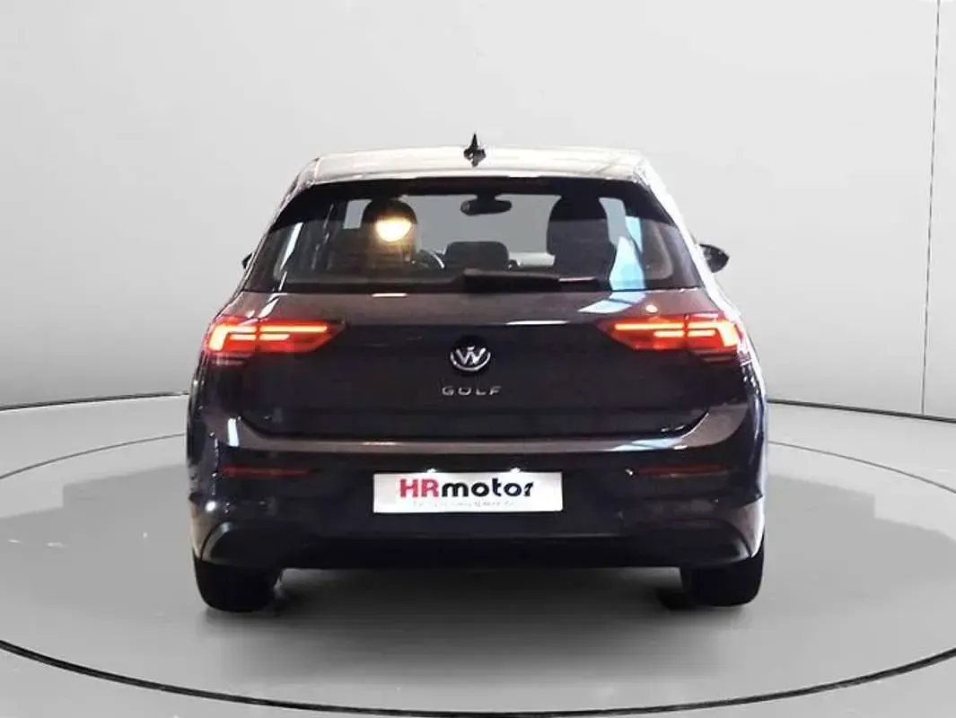 Usado VW Golf VIII Life 111 CV (81 kW) 2024 Gris Utilitario