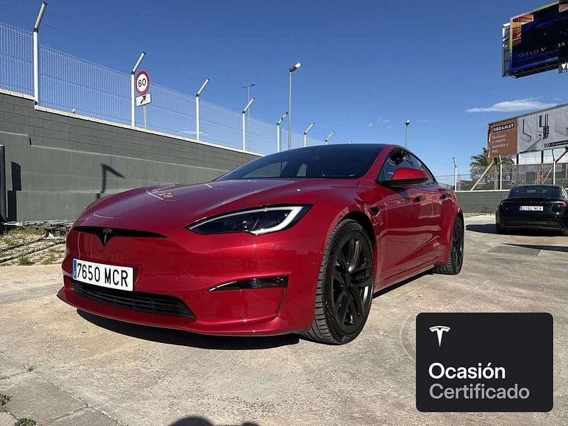 Käytetty Tesla Model S 492 kW (670 HP) 2022 Punainen Viistoperä