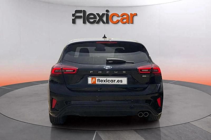 Usado Ford Focus ST-Line 125 CV (91 kW) 2023 Negro Berlina