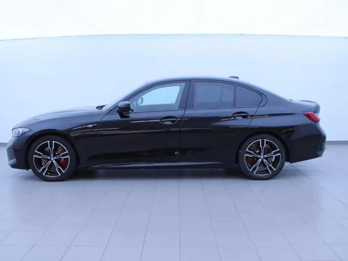 Usado BMW 320 Comfort Edition 190 CV (139 kW) 2025 Negro Berlina