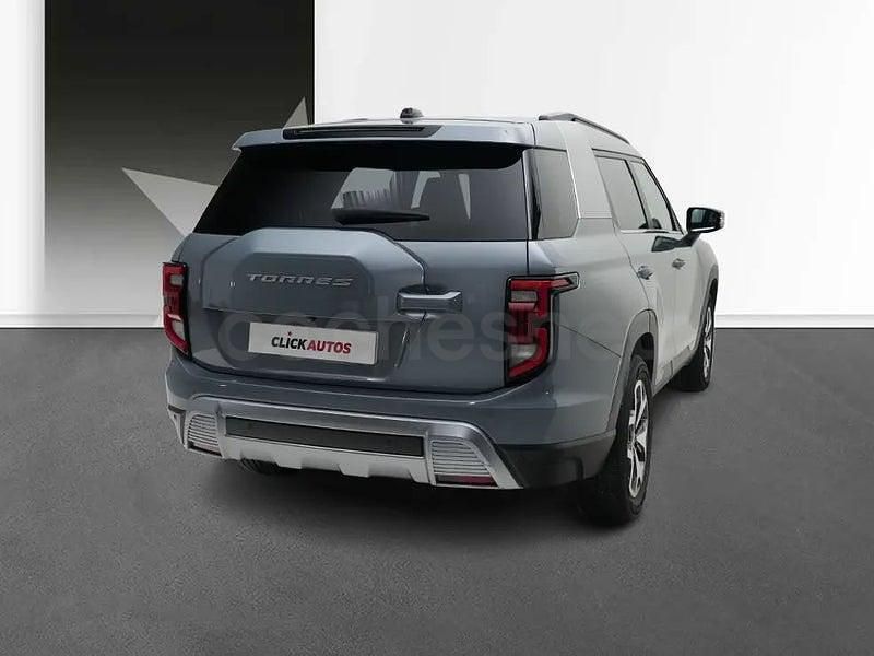 Usado Ssangyong (KGM) Torres 163 CV (119 kW) 2025 Gris / plata SUV