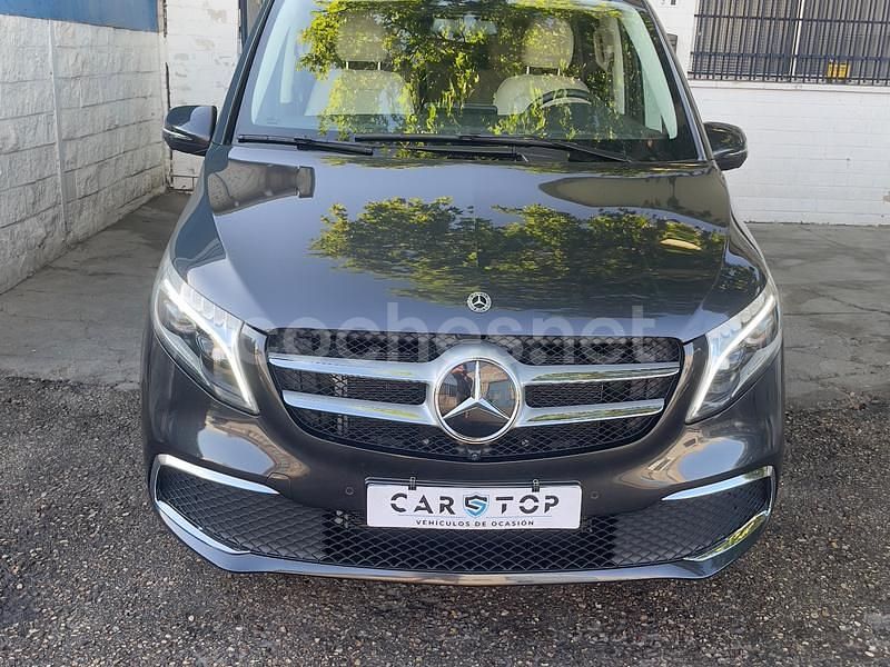 Usado Mercedes V300 Avantgarde 239 CV (175 kW) 2022 Gris / plata Monovolumen