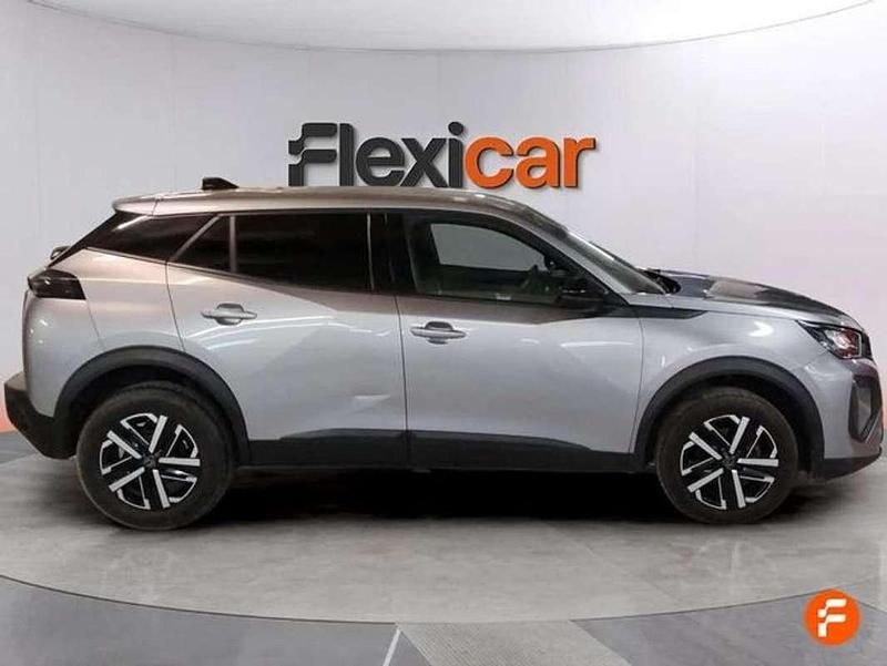 Usado Peugeot 2008 Active 101 CV (74 kW) 2023 Gris SUV
