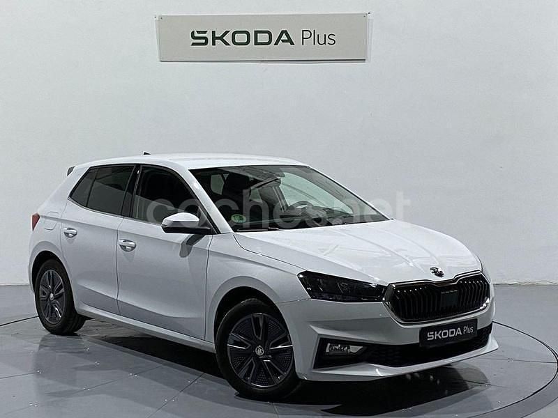 Blanco Usado 2024 Skoda Fabia Selection Berlina | 16.950 € (Buen precio) - Imagen 1/2